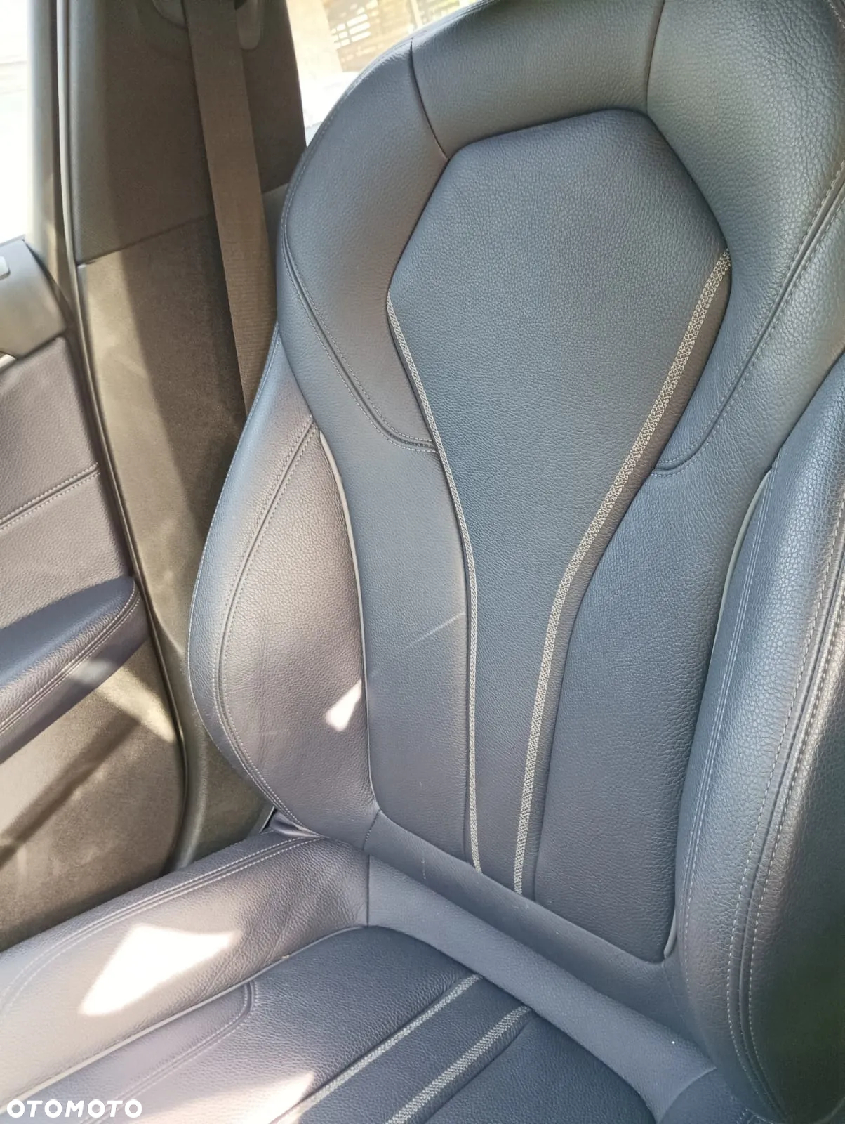 BMW Seria 5 520i - 11