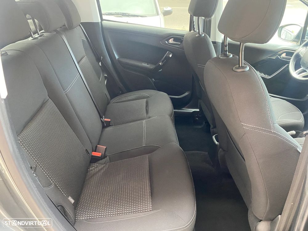 Peugeot 208 PureTech 110 Stop & Start Allure - 26