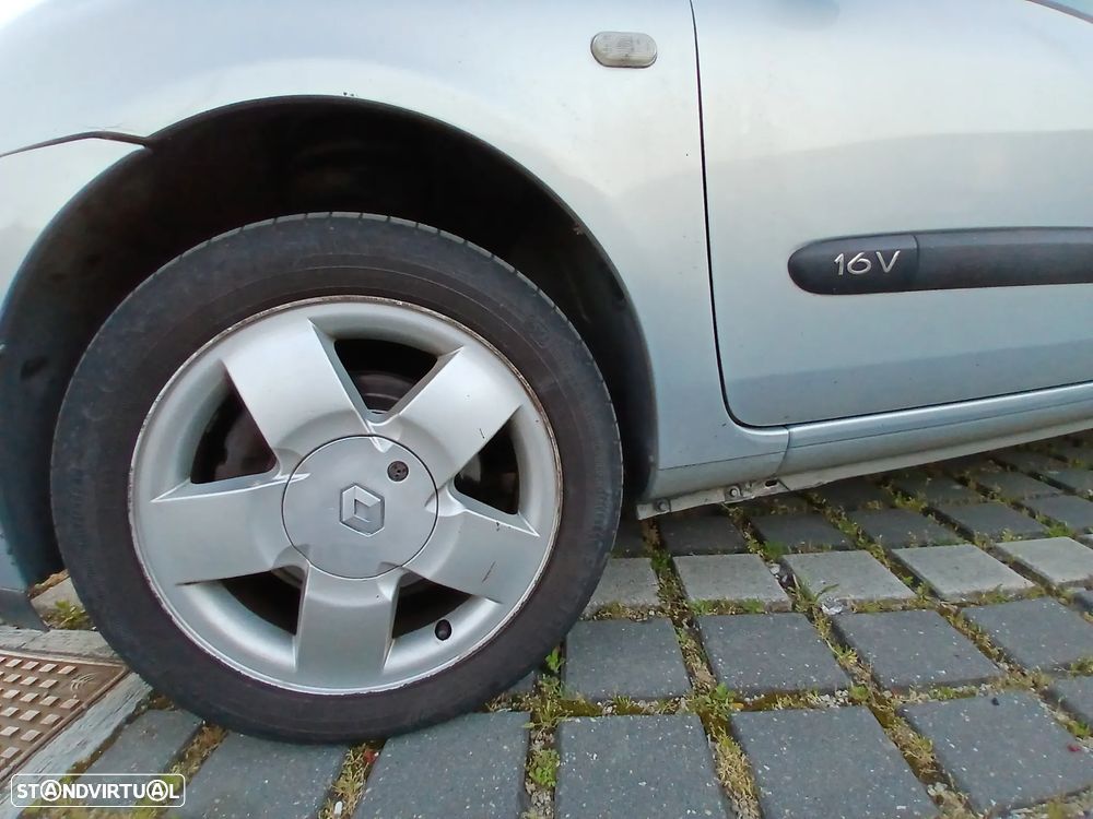 Renault Clio 1.2 16V Privilège Luxe - 6