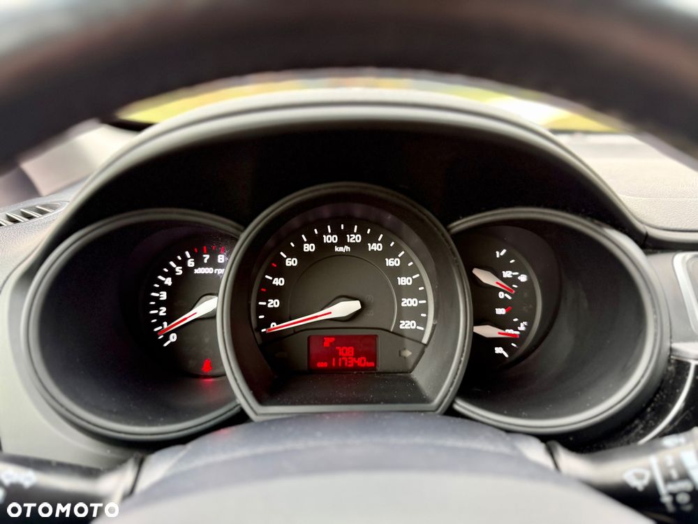 Kia Rio 1.4 XL Business Line - 35