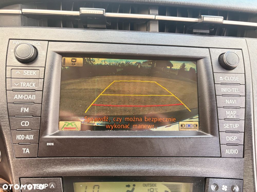 Toyota Prius 1.8 HSD Prestige - 32