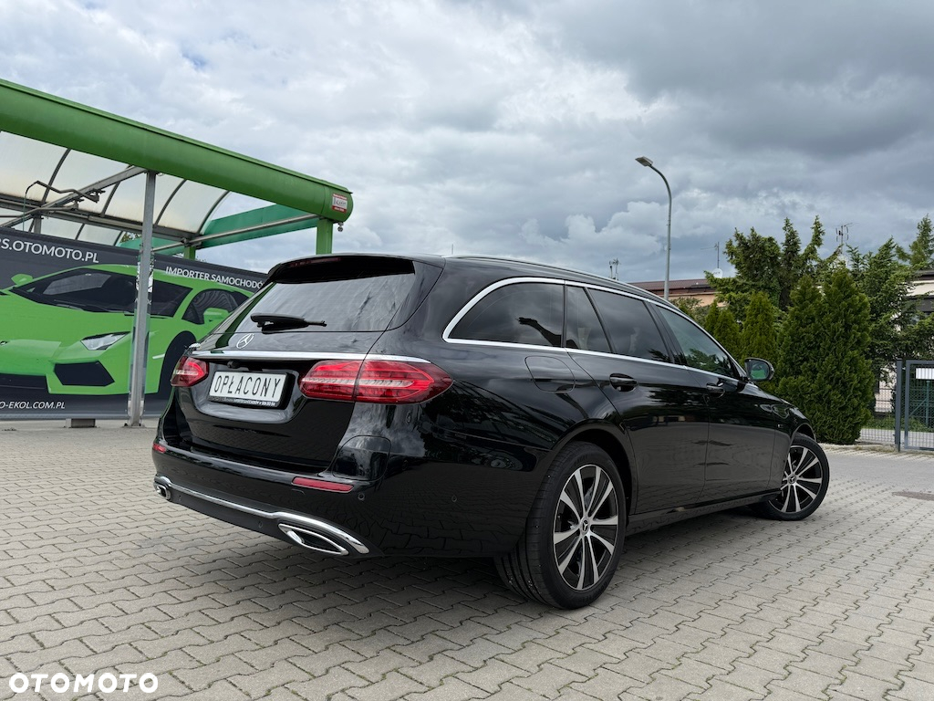 Mercedes-Benz Klasa E 300 de Business Edition - 3