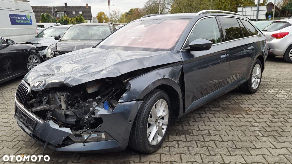 Skoda Superb 1.6 TDI DSG Ambition - 2