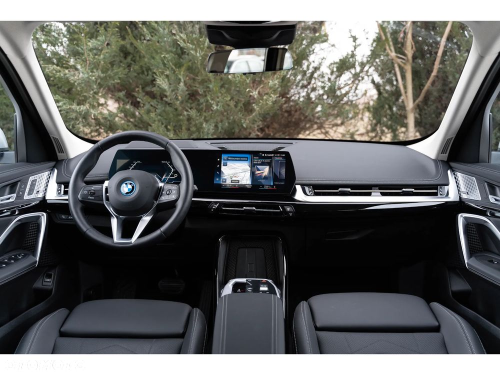 BMW iX1 xDrive30 66.5kWh xLine - 17