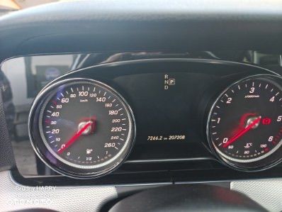 Mercedes-Benz Klasa E - 9
