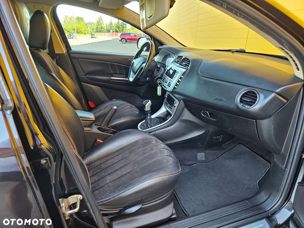 Lancia Delta 1.4 T-Jet Oro - 11