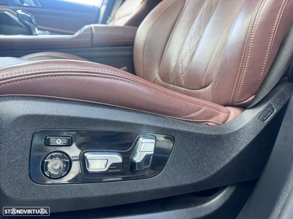BMW X5 45 e xDrive Pack M - 11