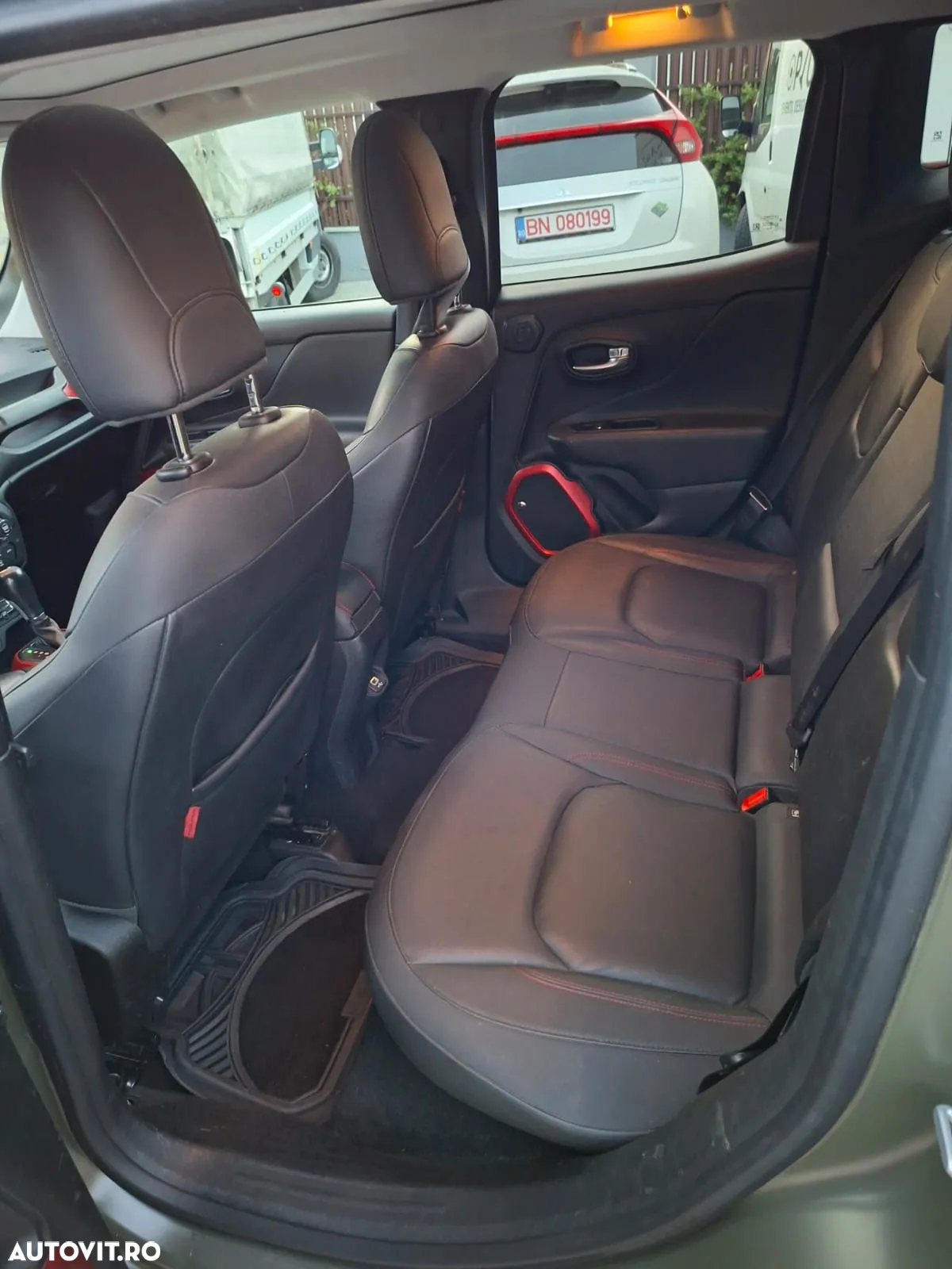 Jeep Renegade 2.0 M-Jet 4x4 AT Trailhawk - 12
