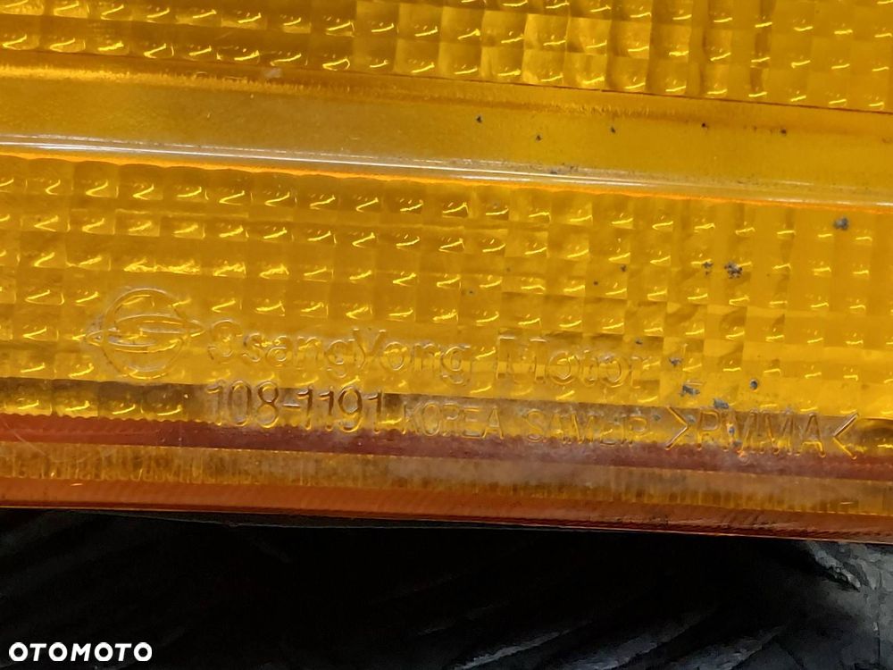LAMPA LEWY TYŁ SSANGYONG MUSSO I - 2