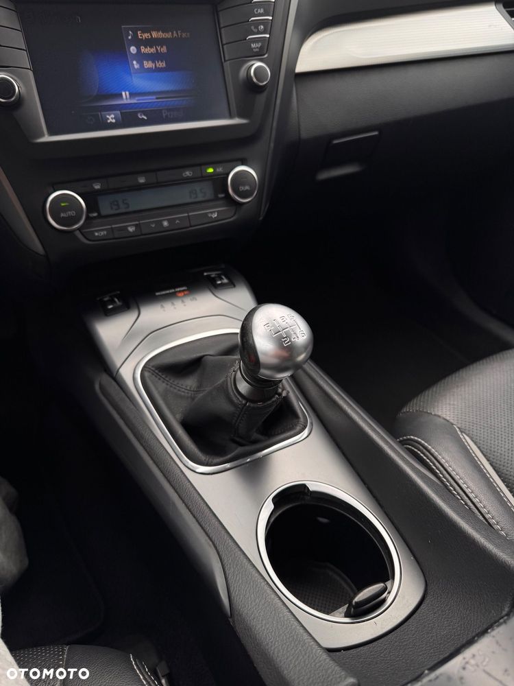 Toyota Avensis 2.0 D-4D Premium - 19