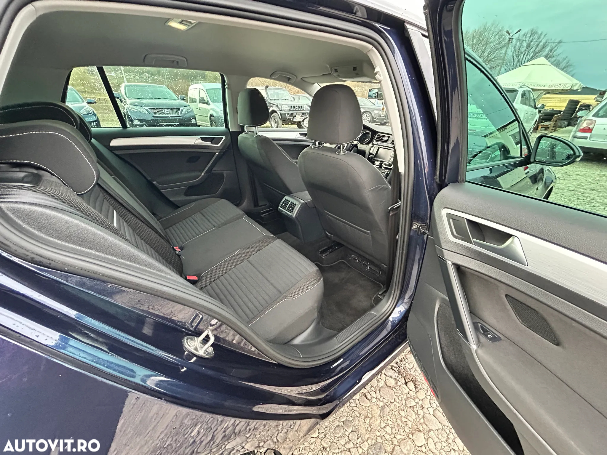 Volkswagen Golf 2.0 TDI BMT Comfortline - 17
