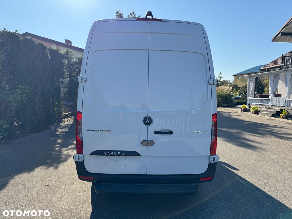 Mercedes-Benz SPRINTER - 12