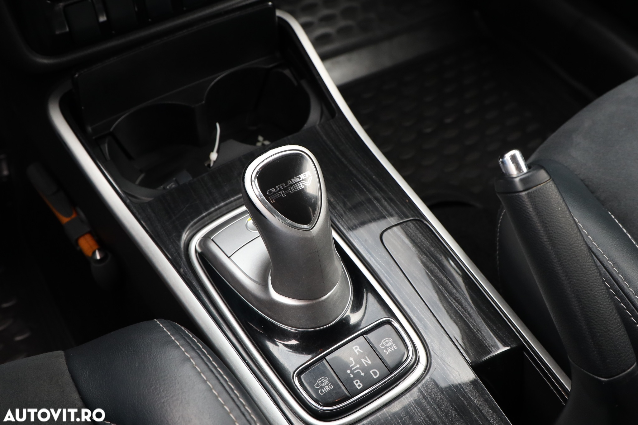 Mitsubishi Outlander 2.0 4WD Plug-In Hybrid - 21