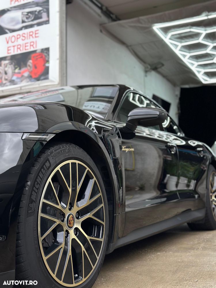 Porsche Taycan - 9