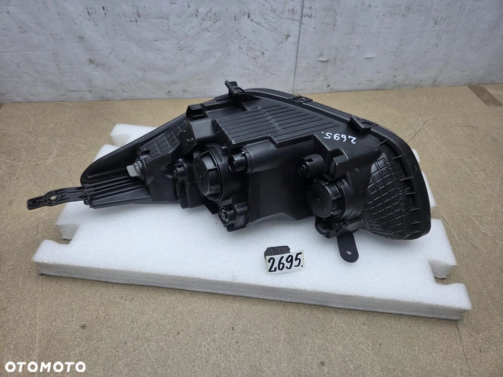 Hyundai i20 lift 12-15r LAMPA PRAWY PRAWA PRZÓD PRZEDNIA 92102-4P800 MAKO - 8