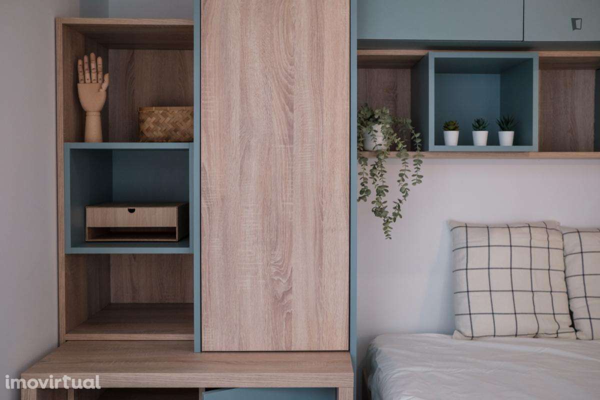 Quarto - localizado em Paranhos Porto - Grande imagem: 3/26