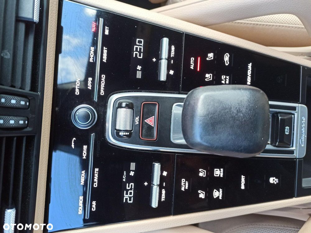 Porsche Cayenne - 16