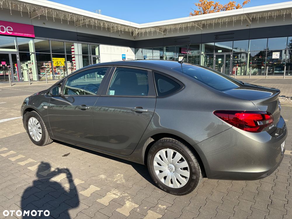 Opel Astra - 4
