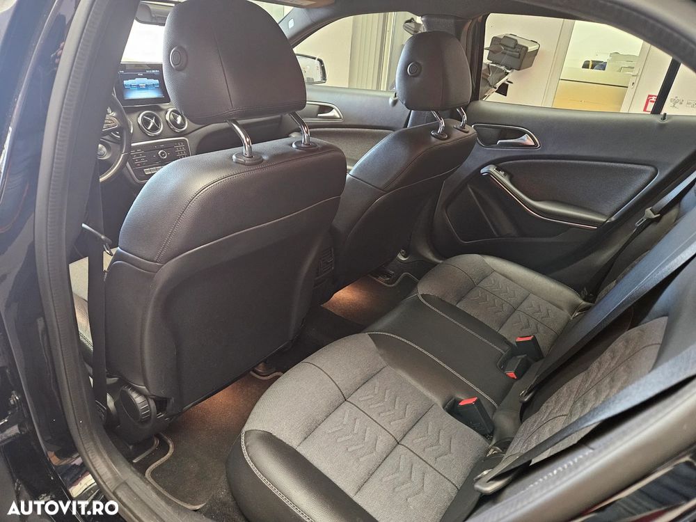 Mercedes-Benz GLA - 11