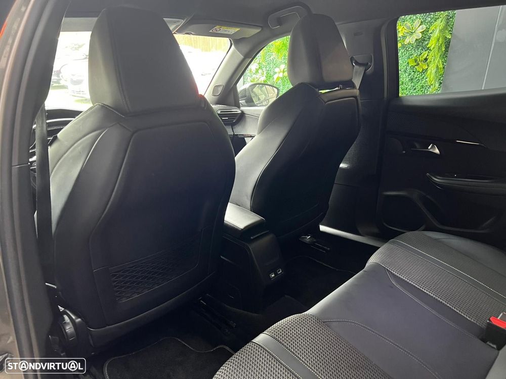 Peugeot 2008 - 11