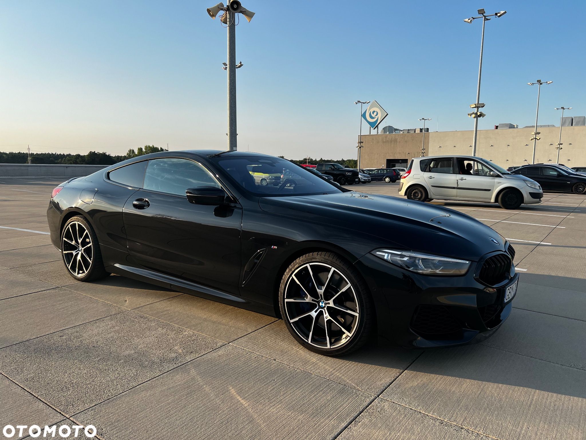 BMW Seria 8 M850i xDrive - 1