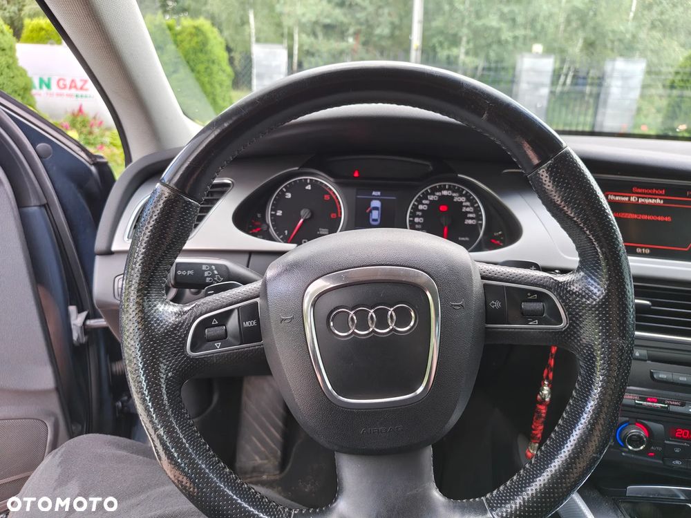 Audi A4 Limousine - 13