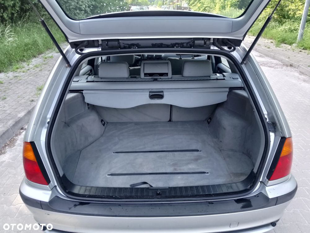 BMW Seria 3 320d Edition Exclusive - 21