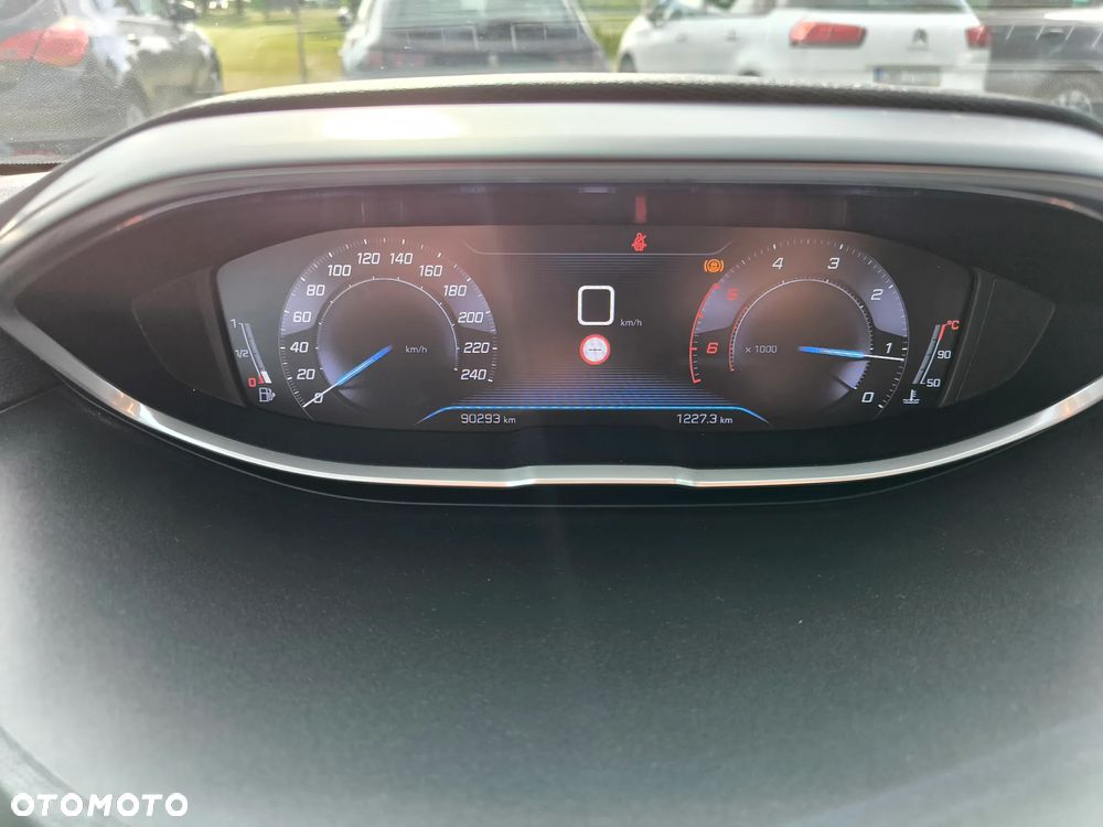 Peugeot 3008 1.6 BlueHDi Style S&S - 19