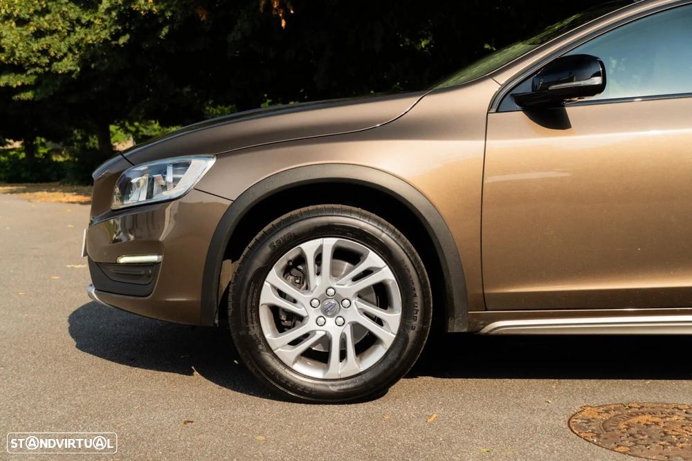 Volvo V60 Cross Country 2.0 D3 Momentum - 34