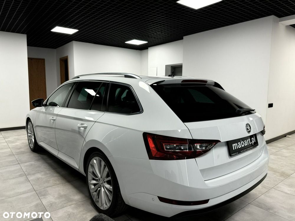 Skoda Superb 2.0 TDI DSG Sportline - 4