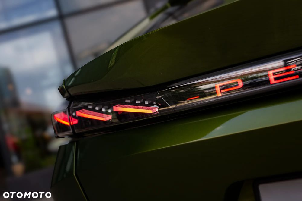 Peugeot 408 1.6 Plug-in Hybrid 240 GT Exclusive e-DCS7 - 11
