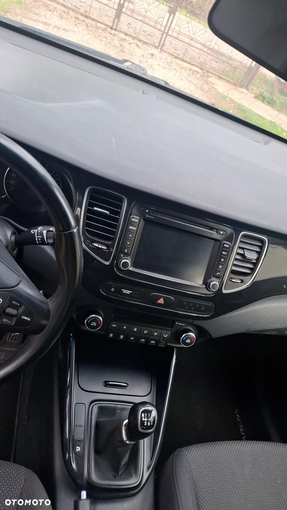 Kia Carens - 10