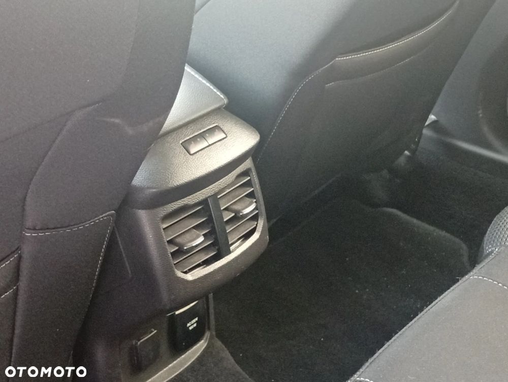 Ford Mondeo 2.0 EcoBlue Titanium - 13