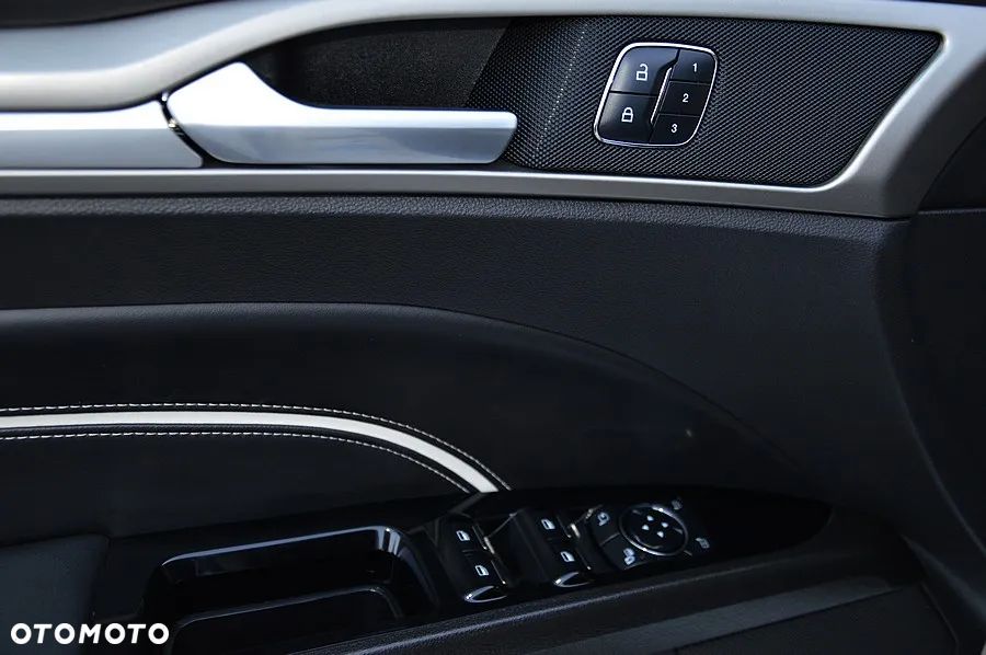 Ford Mondeo 2.0 EcoBoost Start-Stopp Autom Vignale - 38