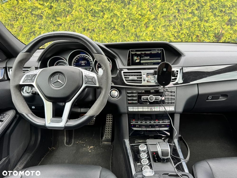 Mercedes-Benz Klasa E 63 AMG S 4-Matic - 13
