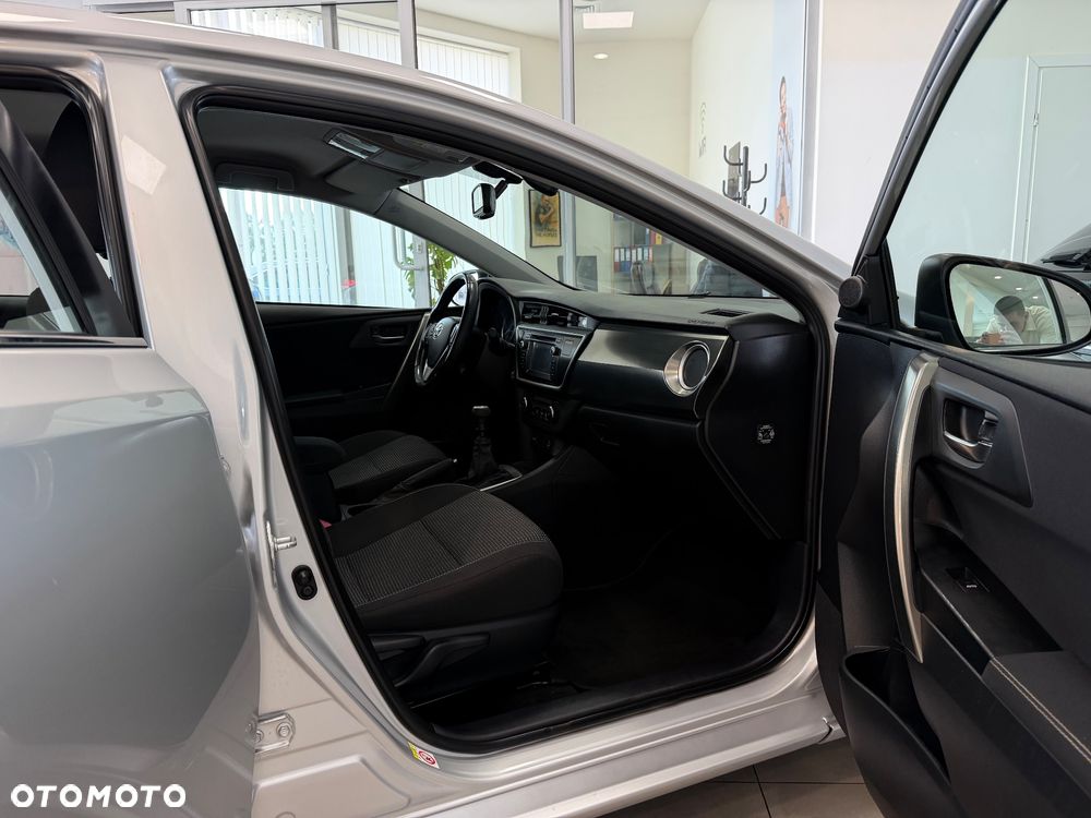 Toyota Auris - 33
