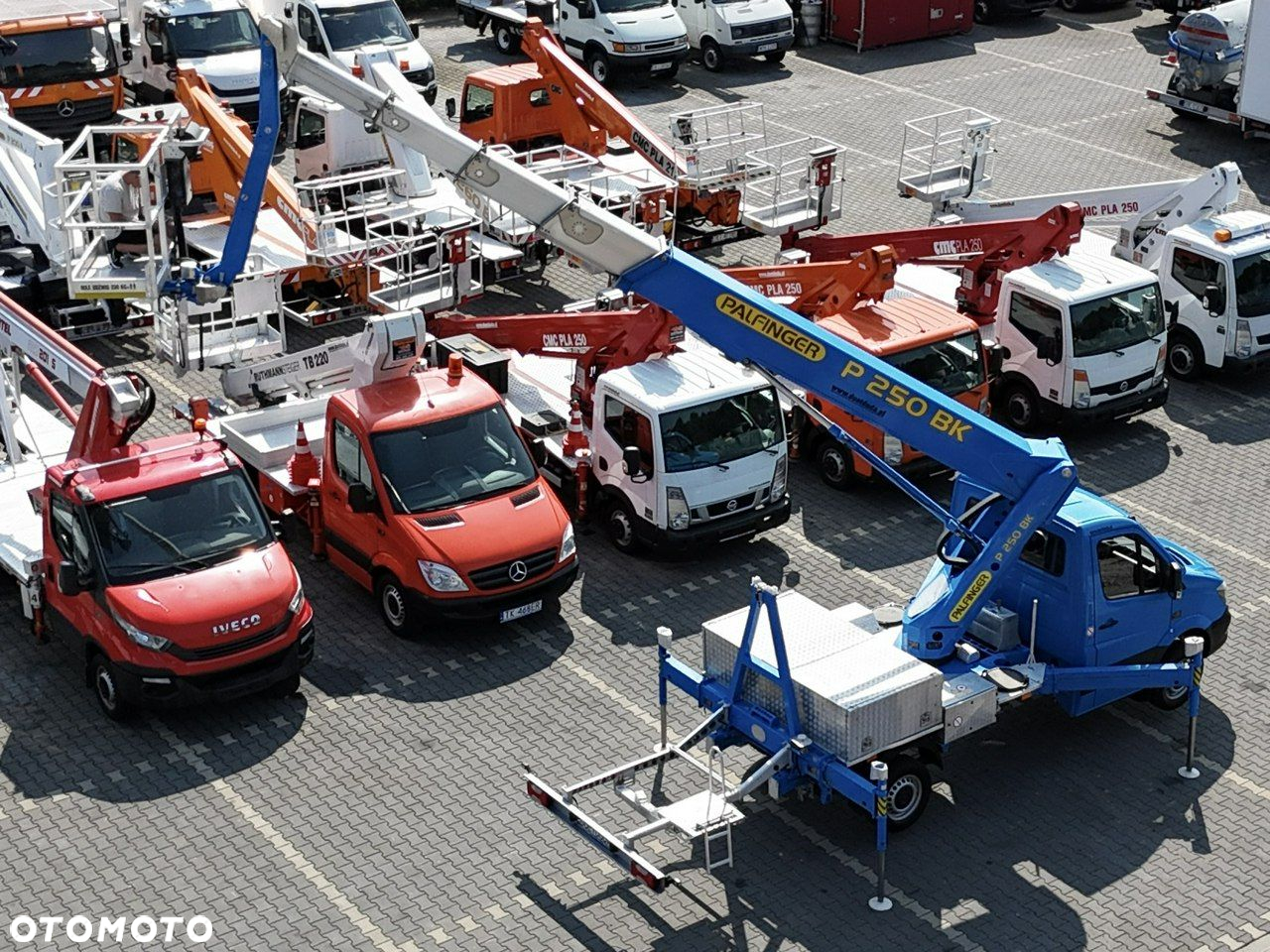 Mercedes-Benz Sprinter - 25
