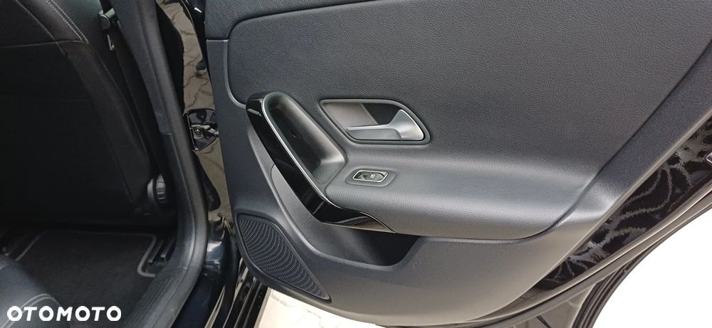 Mercedes-Benz CLA 180 d - 11