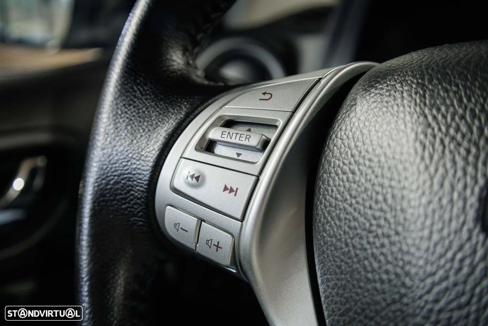 Nissan Navara 2.3 dCi CD 4WD | IVA Dedutível - 26