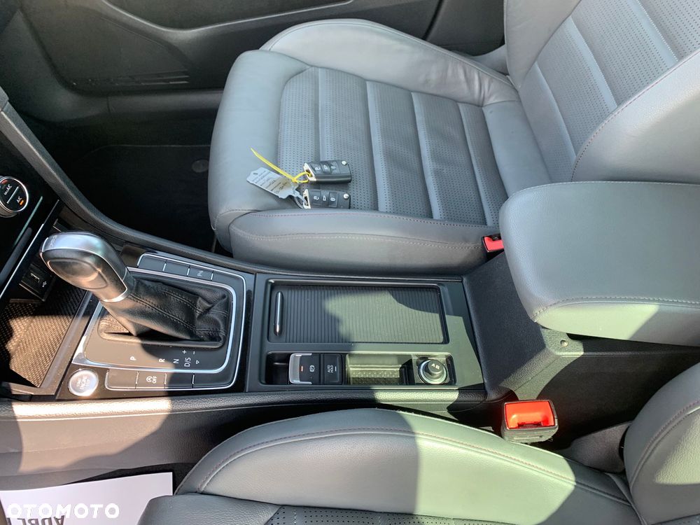 Volkswagen Golf 1.4 TSI BMT Comfortline DSG - 21