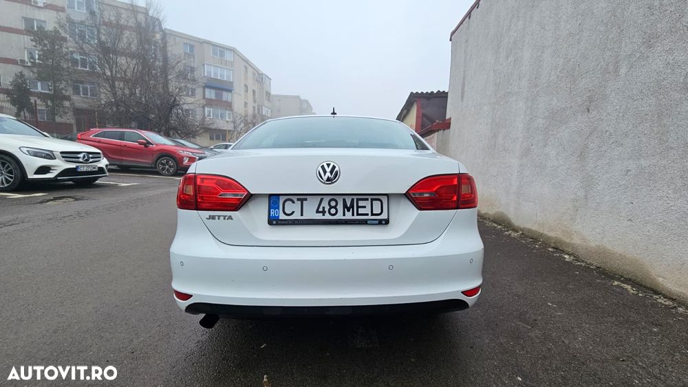 Volkswagen Jetta - 5