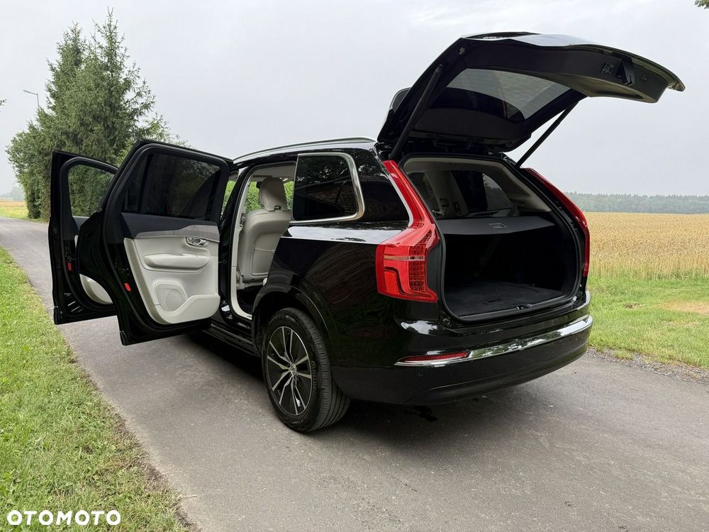 Volvo XC 90 T8 AWD Plug-In Hybrid Core 7os - 34