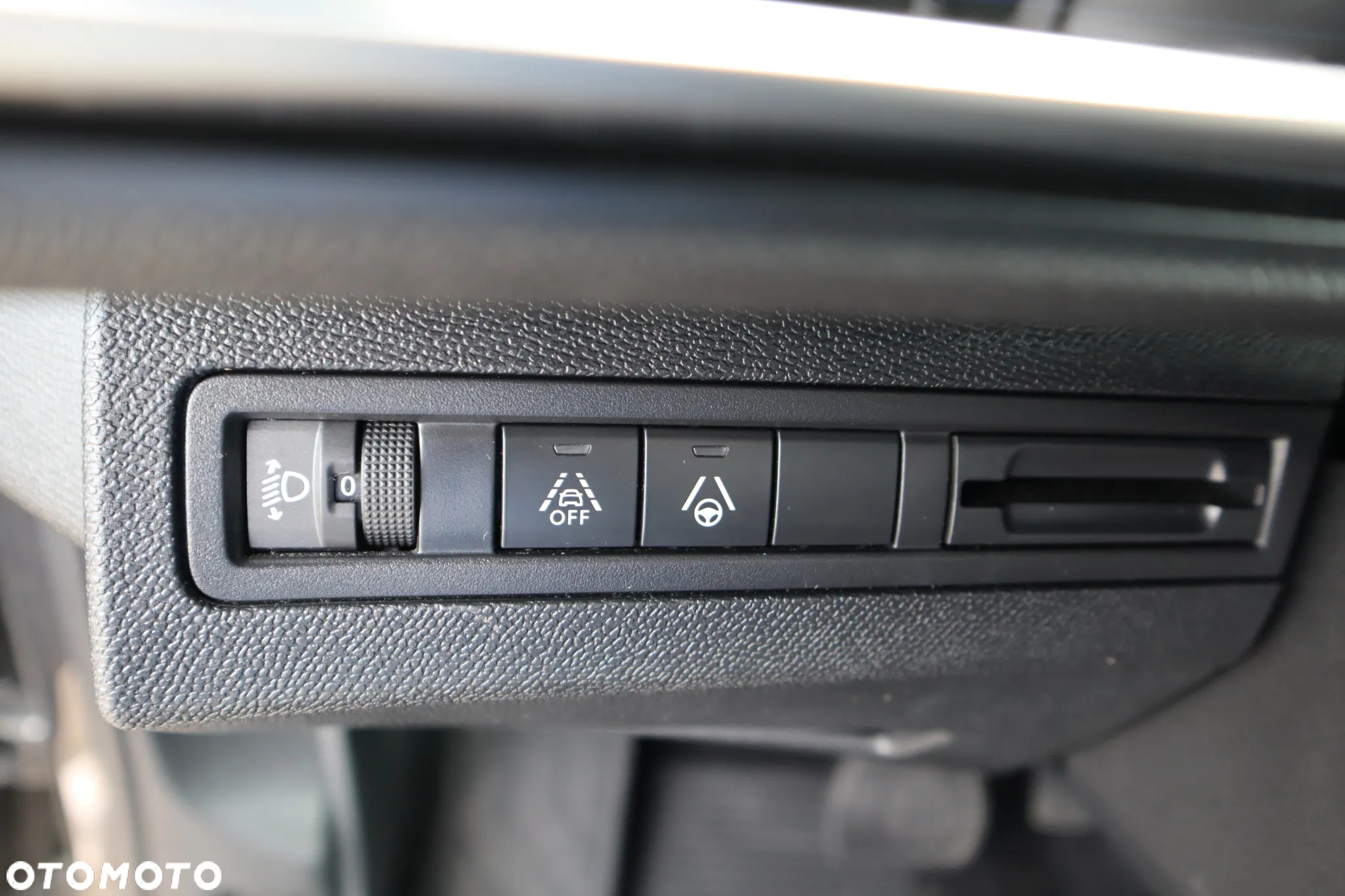 Peugeot 3008 1.5 BlueHDi Allure Pack S&S EAT8 - 14