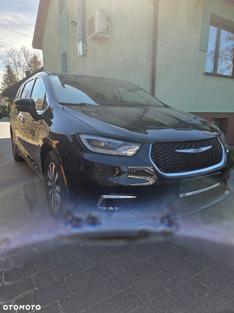 Chrysler Pacifica - 26