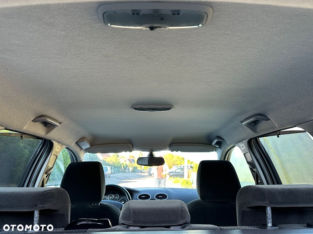 Ford Focus 1.6 Ghia - 22
