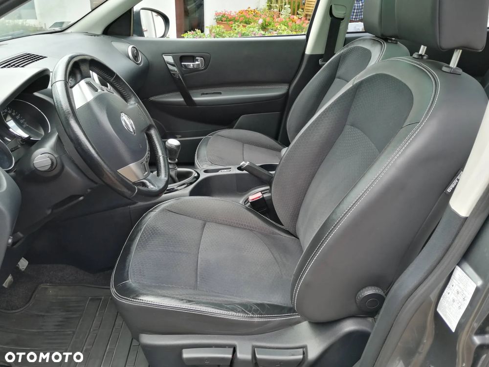 Nissan Qashqai+2 - 12
