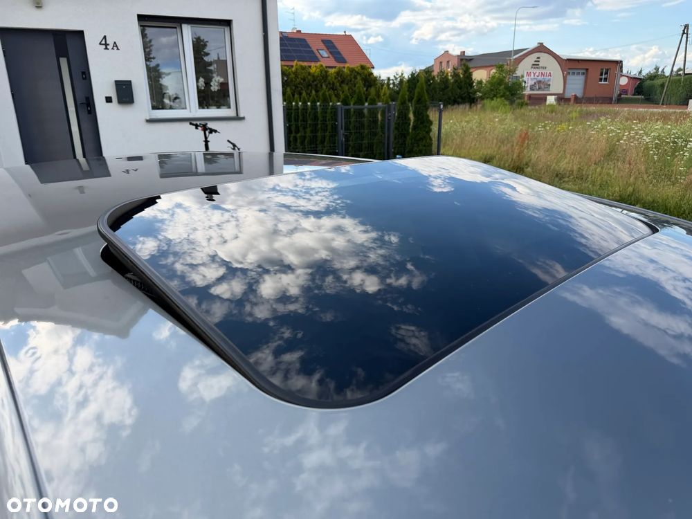 Volkswagen Golf 2.0 TDI DPF DSG Highline - 28