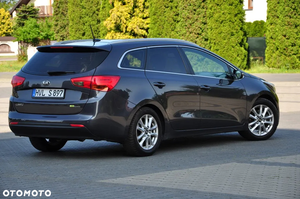 Kia Ceed - 16