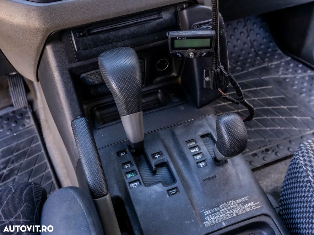 Mitsubishi Pajero SWB 3.2 DI-D GLS A/T, Piele - 11