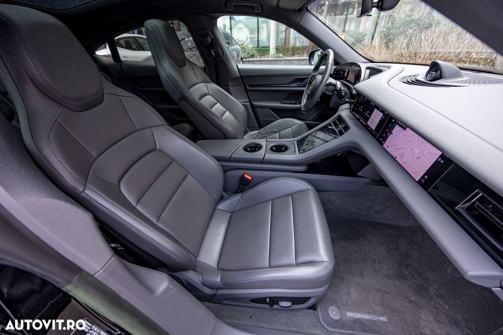 Porsche Taycan - 34